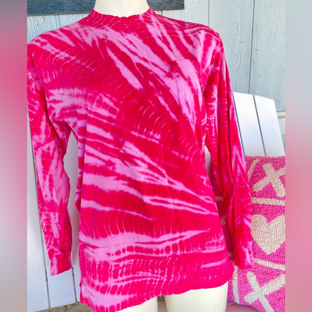 Victoria’s Secret PINK long sleeve tee